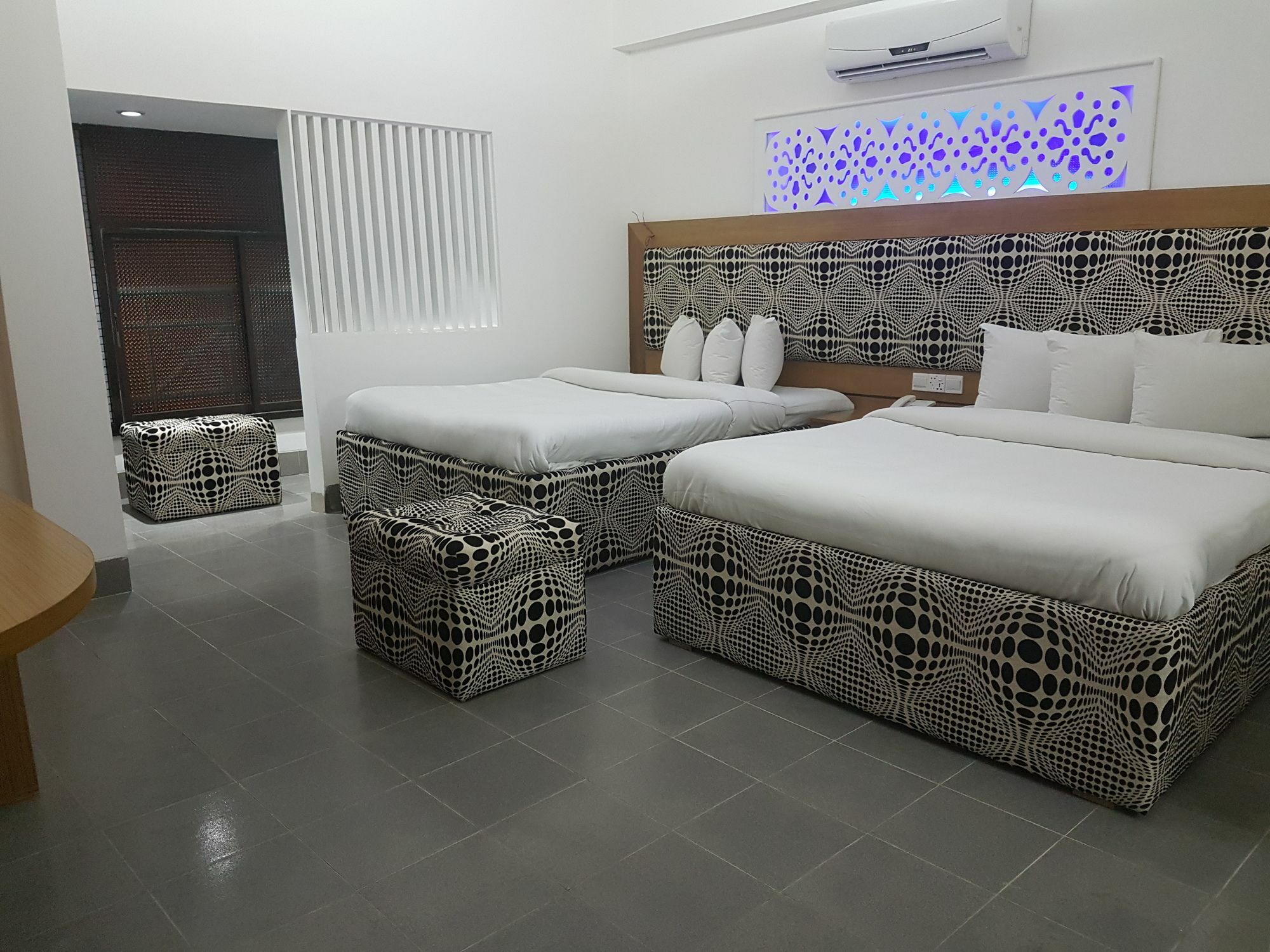 Nagar Valley Hotel Ltd. Dhaka Buitenkant foto